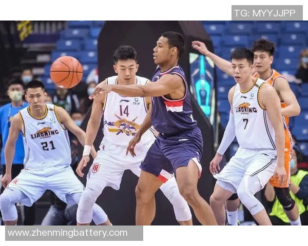 方硕的篮球之路:从青涩少年到CBA明星的成长故事与心路历程 方硕的篮球之路:从青涩少年到CBA明星的成长故事与心路历程