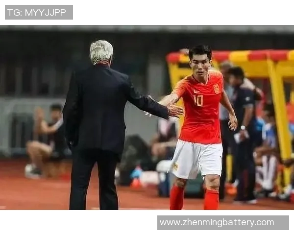 火花与天空的历史交锋回顾与分析揭示两队对决背后的故事与战术演变