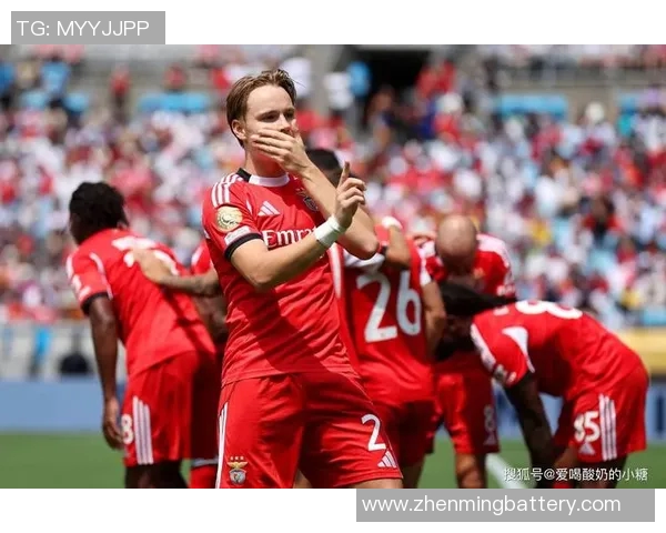 拜仁慕尼黑与AC米兰下半场精彩对决分析与战术解读