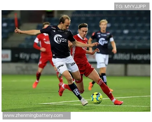 多德勒支与赫尔蒙特的激烈对决揭示了足球战术的新趋势与球队实力的较量 多德勒支与赫尔蒙特的激烈对决揭示了足球战术的新趋势与球队实力的较量