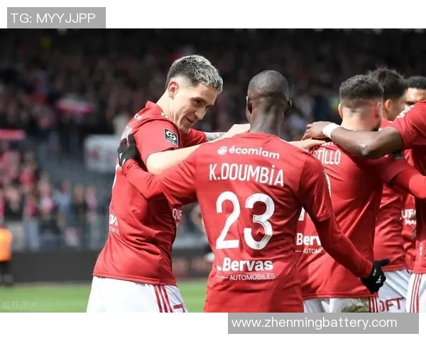 巴黎FC与格勒诺布尔激战正酣谁能在法乙赛场笑到最后 巴黎FC与格勒诺布尔激战正酣谁能在法乙赛场笑到最后