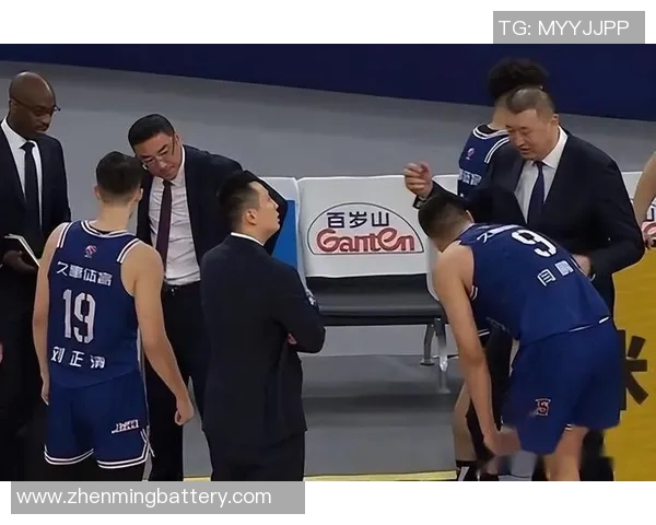 灰熊与奇才激战正酣比分胶着引发球迷热议 灰熊与奇才激战正酣比分胶着引发球迷热议