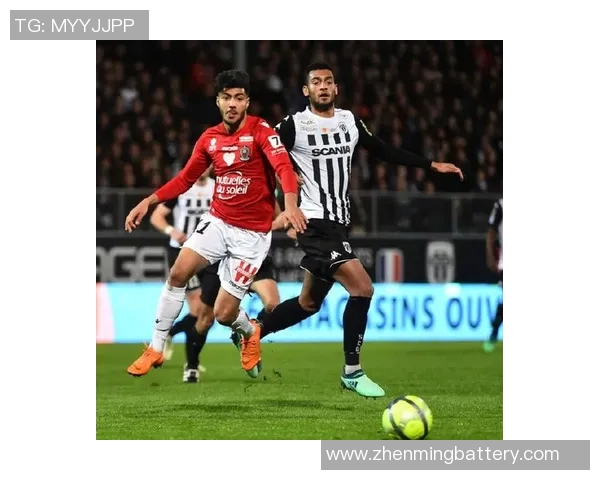 里昂与昂热对决比分预测分析及赛前形势评估